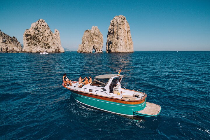 Half Day Boat Tour in Sorrento Capri and Blue Grotto - Image 5
