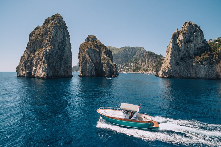 Half Day Boat Tour in Sorrento Capri and Blue Grotto - Image 2