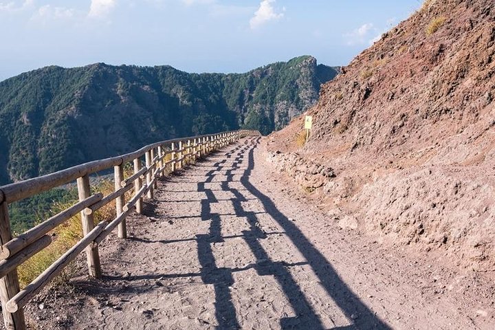 Little Group Volcanic and Archaeological with private guide and ... Neapolitan lunch - Image 3