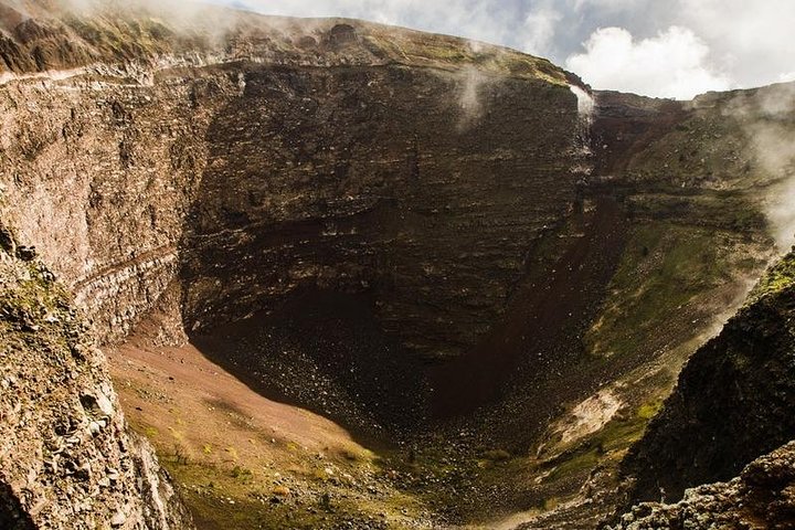 Little Group Volcanic and Archaeological with private guide and ... Neapolitan lunch - Image 1