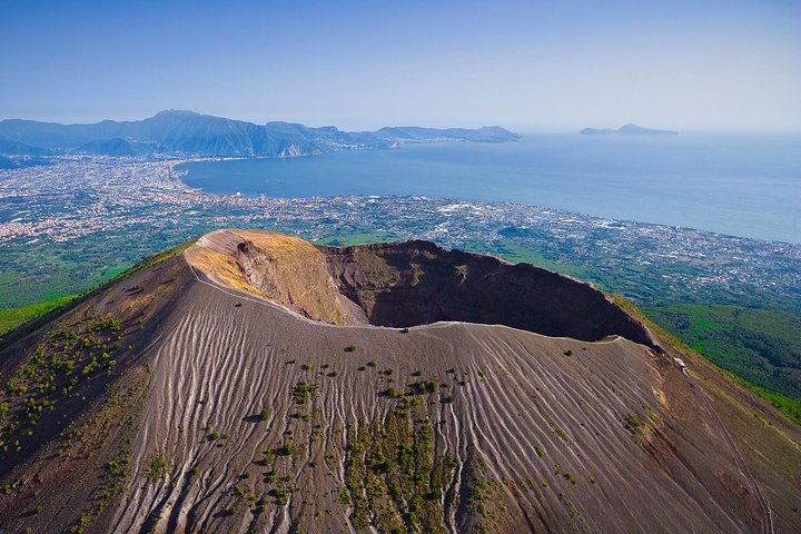 Mount Vesuvius & Wine Tasting with Lunch Private Tour from Sorrento Coast - Image 1
