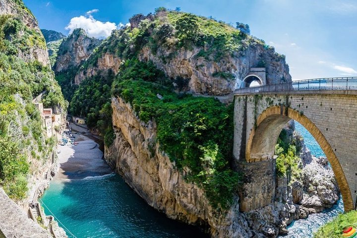 Naples Shore Excursion: Private Tour to Sorrento, Positano, and Amalfi - Image 3
