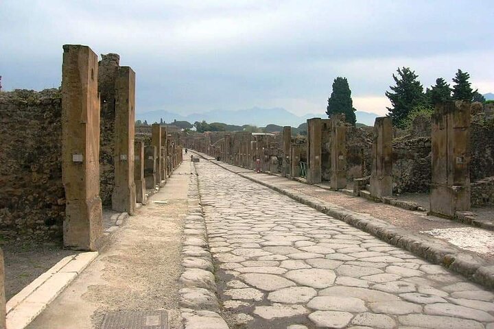 Pompeii Herculaneum  - Image 5
