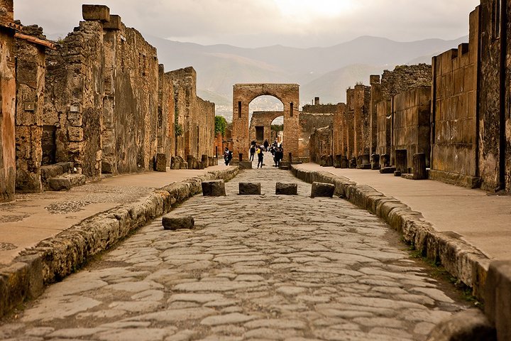 Pompeii, Vesuvius & Wine Tasting - Image 2
