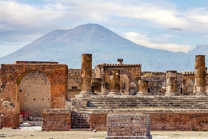 Pompeii, Vesuvius & Wine Tasting - Image 3