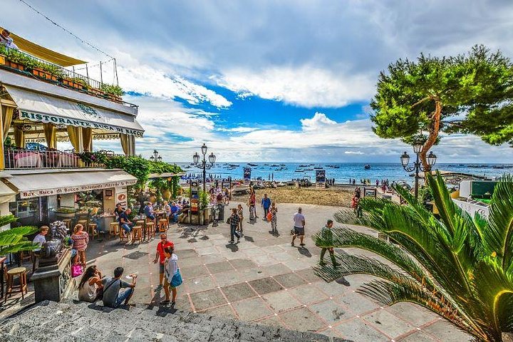 Positano, Amalfi and Pompeii in a Day Tour From Sorrento - Image 2