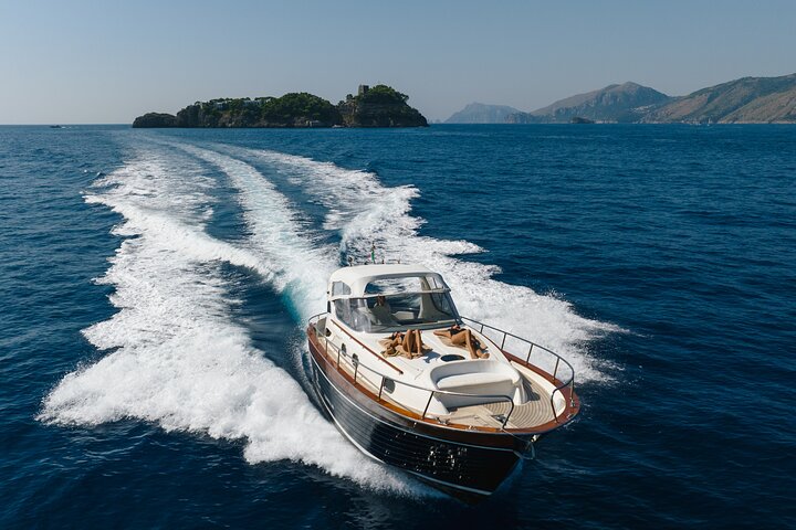 Private Amalfi coast tour with Apreamare 38ft DIAMOND - Image 5