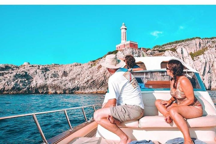 Private boat tour among the wonders of Capri and Positano - Image 1