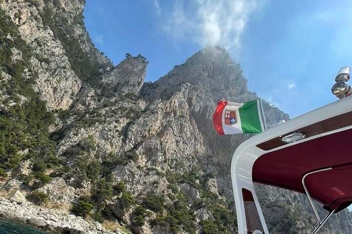 Private boat tour of the Amalfi Coast from Sorrento - Image 4