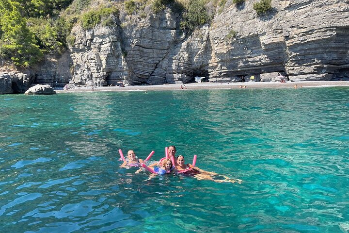 Private boat tour of the Amalfi Coast from Sorrento - Image 3