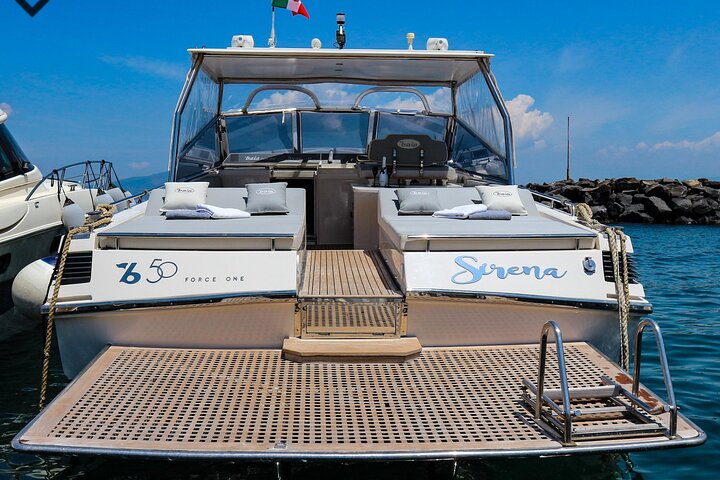 Private Day on a Luxury Yacht in the Gulf of Naples and Salerno - Image 3