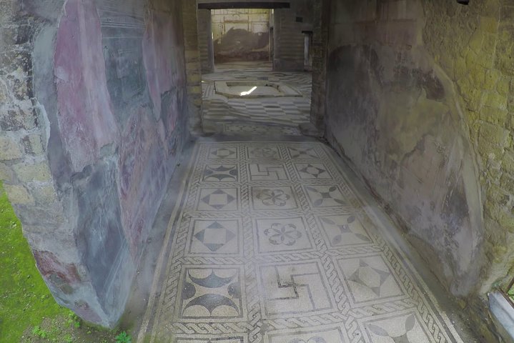 Private Pompeii and Herculaneum from NAPLES - Image 1