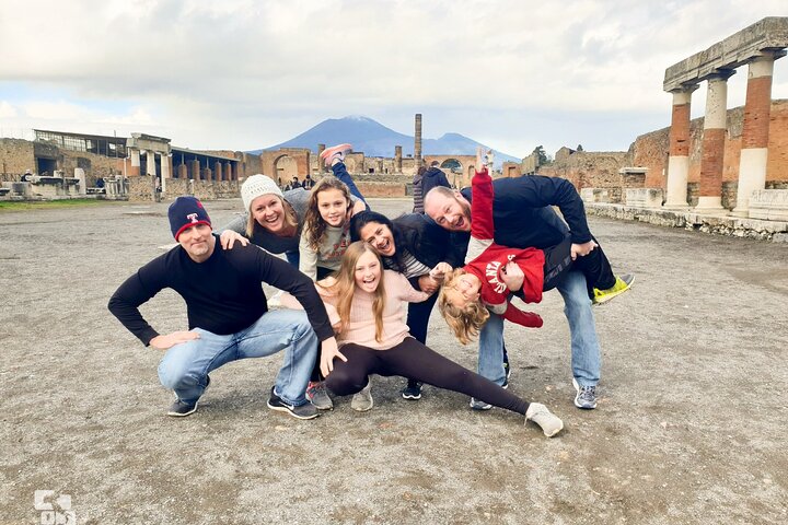 Private Pompeii Tour with an archaeologist and wine experience on Mt Vesuvius - Image 1