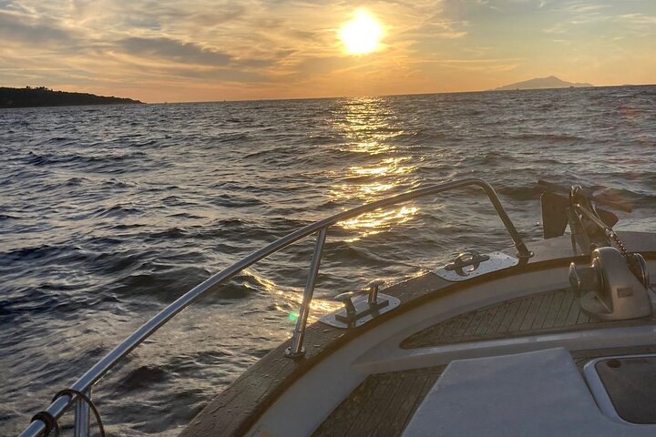 Private Sunset Boat Tour Sorrento on Classic "GOZZO" - Image 3