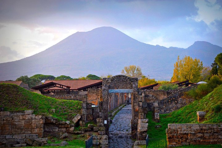 Private Tasfer With Pompeii Stop - Image 1