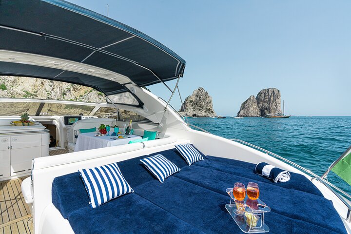 Private tour of the island of Capri on Yacht Princess V55 - Image 5