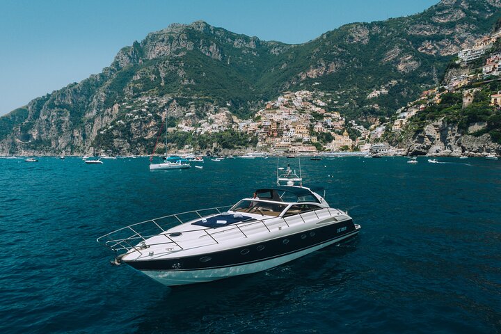 Private tour of the island of Capri on Yacht Princess V55 - Image 1