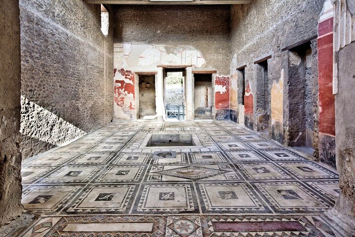 Private Tour Pompeii excavations - Image 5