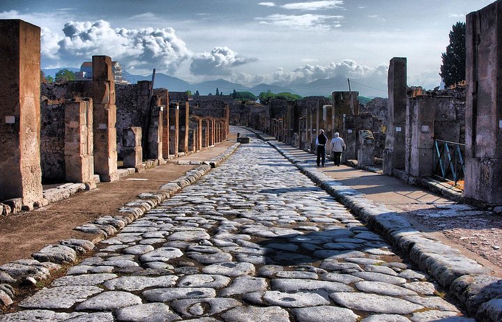 Private Tour to Pompei & Hercolaneum - Image 1