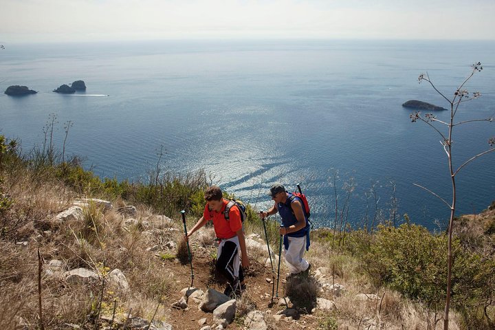 Private trekking on the Sirenuse Path - Image 1