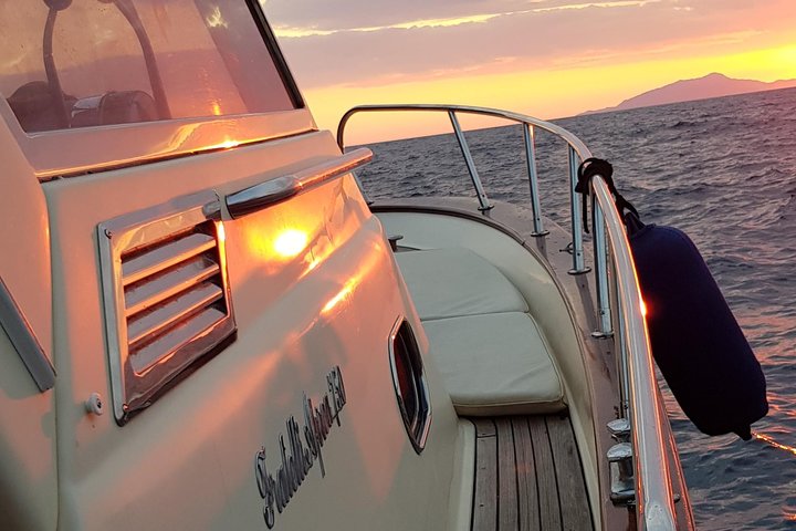 Tour privato in barca fra le meraviglie di Positano e della costiera Amalfitana - Image 1