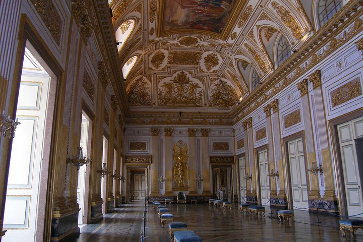 Visit the Royal Palace of Caserta - Image 2