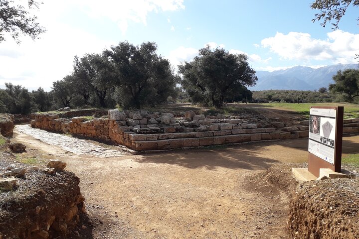 Explore Ancient Aptera and taste Cretan wine at Dourakis Winery. - Image 5