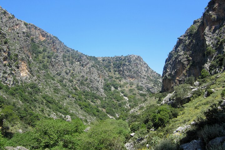 Hiking adventure in the Polyrrinia & Sirikari Gorge. Private tour - Image 5