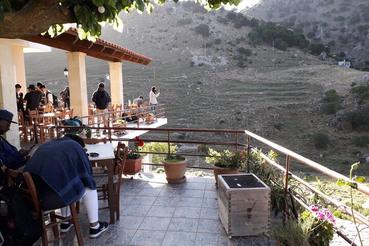 Hiking through the Imbros Gorge - Image 4