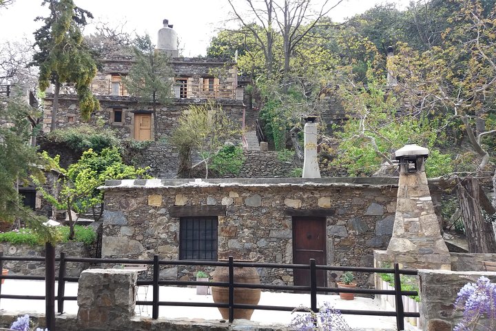 Milia Mountain Retreat - Semi Private Safari Tour with Tastings and Lunch - Image 3