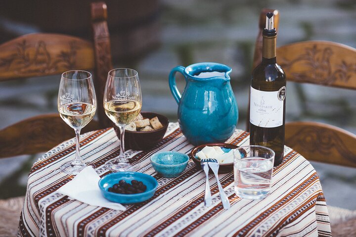 Private half day Wine and Olive oil tasting-Kournas lake - Image 2
