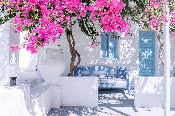PRIVATE MINIBUS Tour in Santorini - Image 2