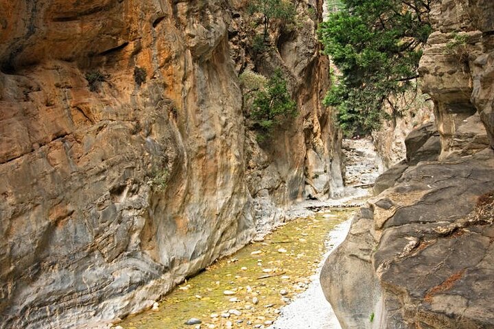 Private Roundtrip Transfer from Chania to Samaria Gorge Park - Image 2