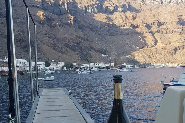 Private Tailormade Yacht Sunset Cruise in Santorini - Image 2