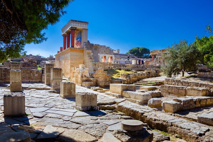 Private Tour Knossos Palace-Archaeological Museum-Heraklion Town - Image 1