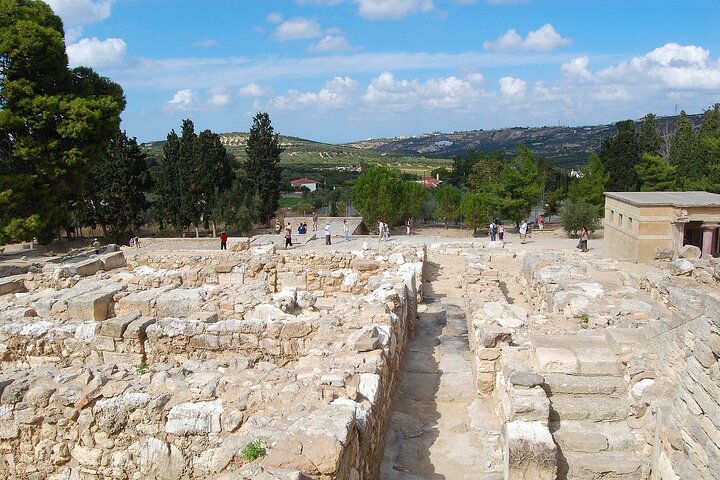 Private Tour Knossos Palace-Archaeological Museum-Heraklion Town - Image 2