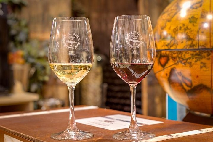 Private: Wine and Food Tastings Walking Tour with Lunch - Image 1