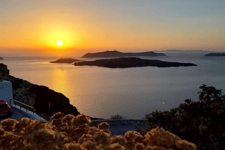 Santorini Private Tour in Minibus - Image 2