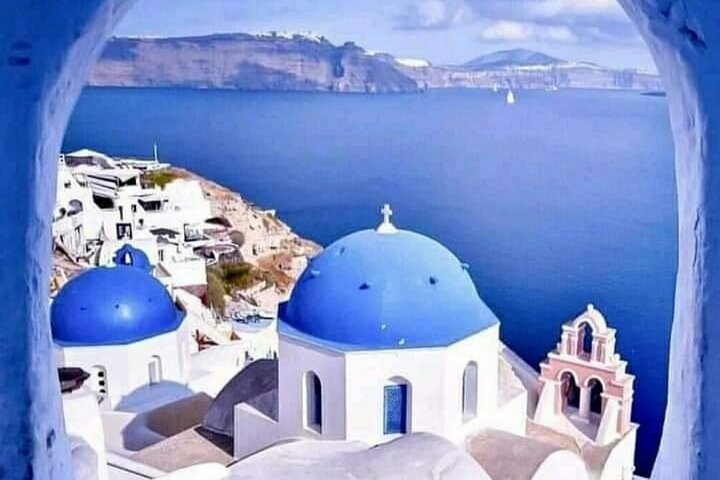 Santorini Private Tour in Minibus - Image 1