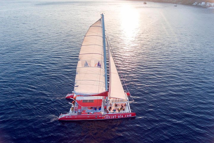 Shared Basic Morning Trip of Santorini via Red Beach & White Beach - Image 3