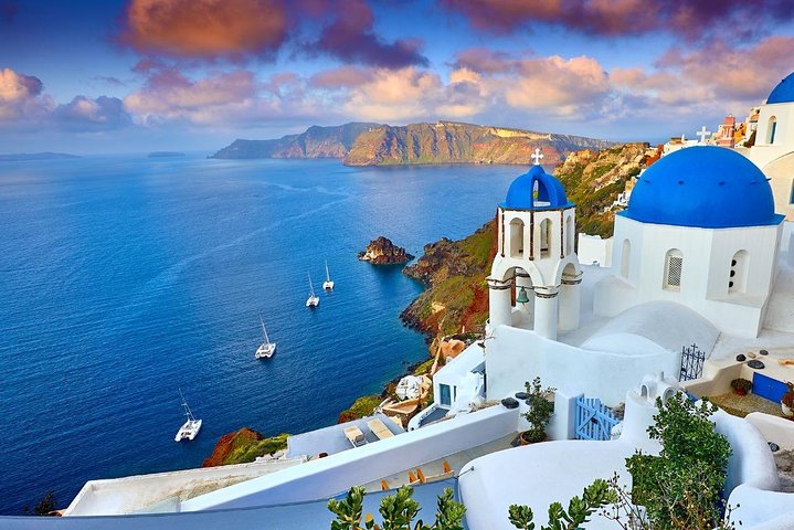 Shared Basic Morning Trip of Santorini via Red Beach & White Beach - Image 4