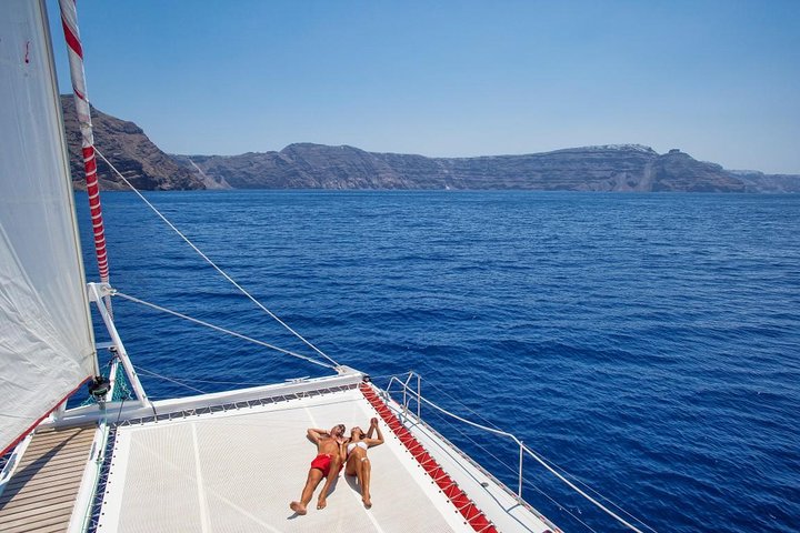 Shared Basic Morning Trip of Santorini via Red Beach & White Beach - Image 2