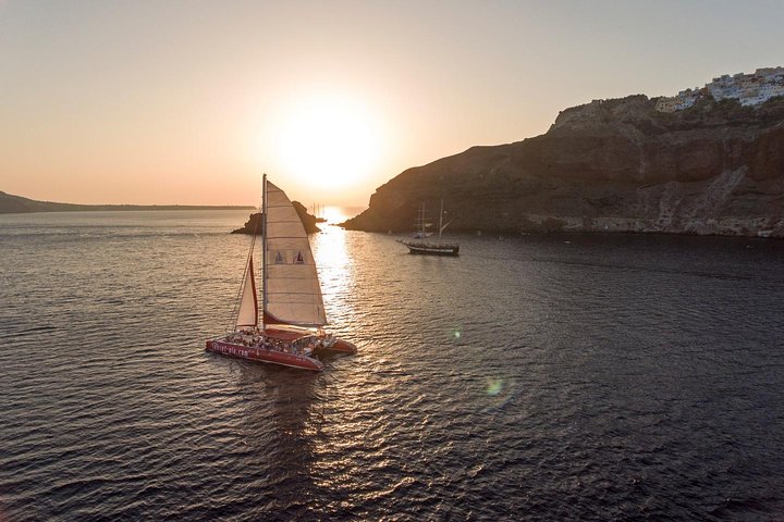 Shared Basic Sunset Trip of Santorini via Red Beach & White Beach - Image 3