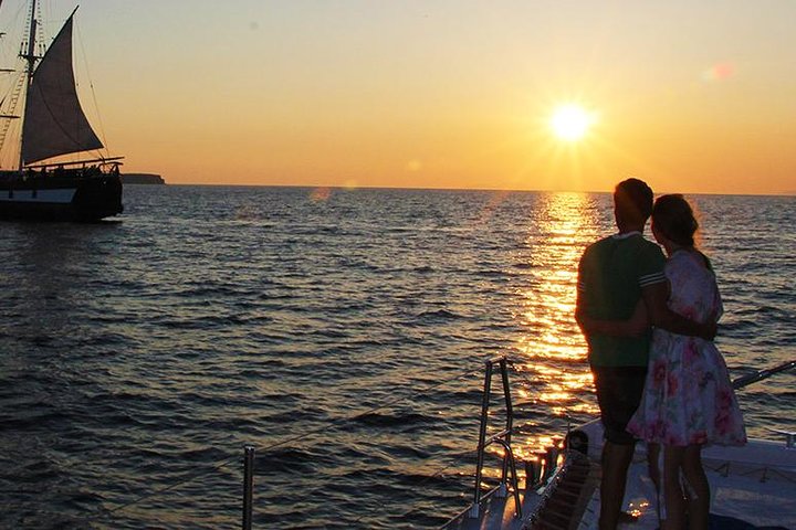 Shared Basic Sunset Trip of Santorini via Red Beach & White Beach - Image 1
