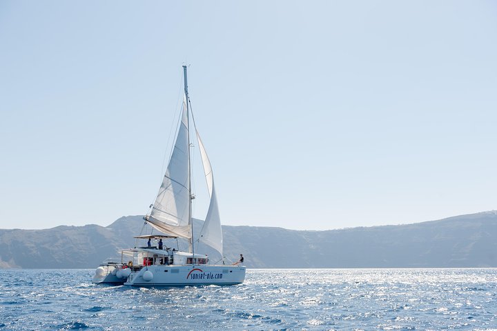 Shared Platinum Sunset Trip of Santorini via Hot Springs & White Beach - Image 3