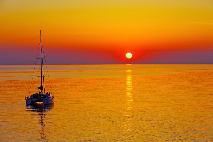 The alternative shared Sunset Trip from Santorini to the Gems of the island - Image 1