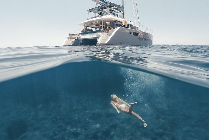 The alternative shared Sunset Trip from Santorini to the Gems of the island - Image 2