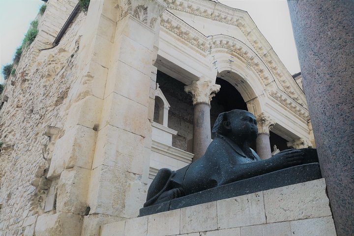 2 Hours Split Walking tour with free food tasting - Image 1