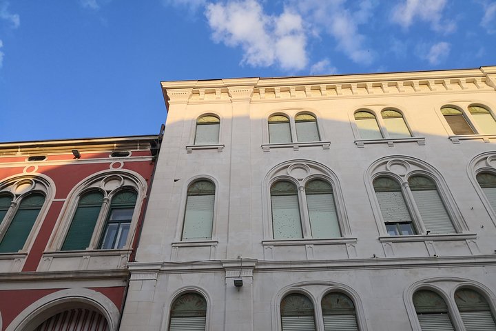 2 Hours Split Walking tour with free food tasting - Image 2