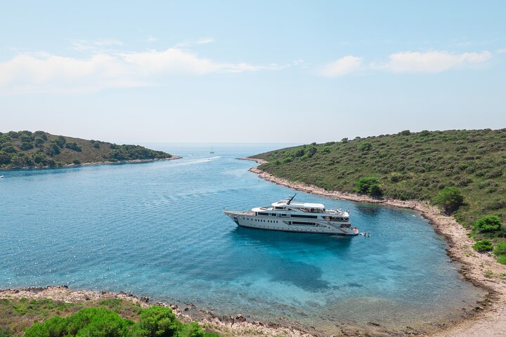 8-Days Private Tour with Super Yacht Riva in Croatia - Image 4